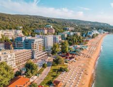 Grifid Hotel Vistamar Blick auf das Grifid Hotel Vistamar und den Strand