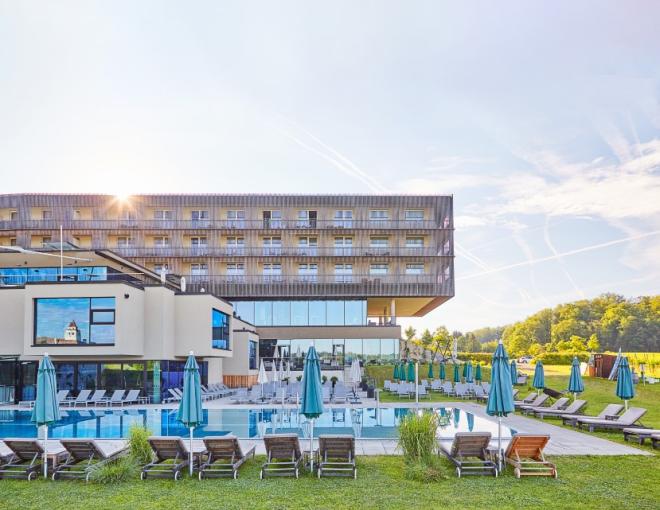 Aussenansicht des Loisium Wine und Spa Südsteiermark